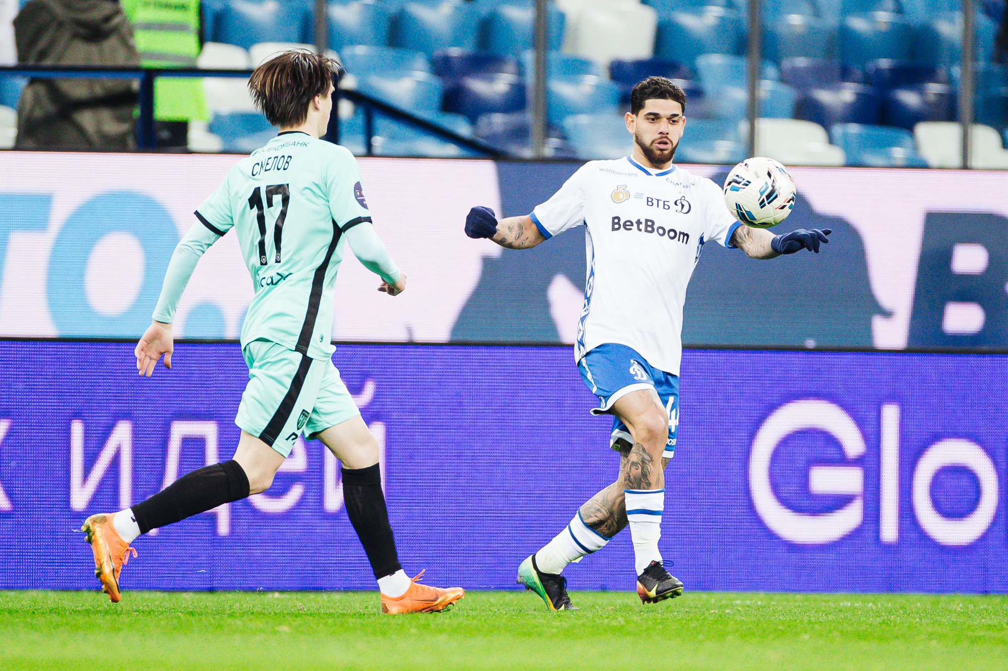 Фоторепортаж с выездного матча против «Пари НН»