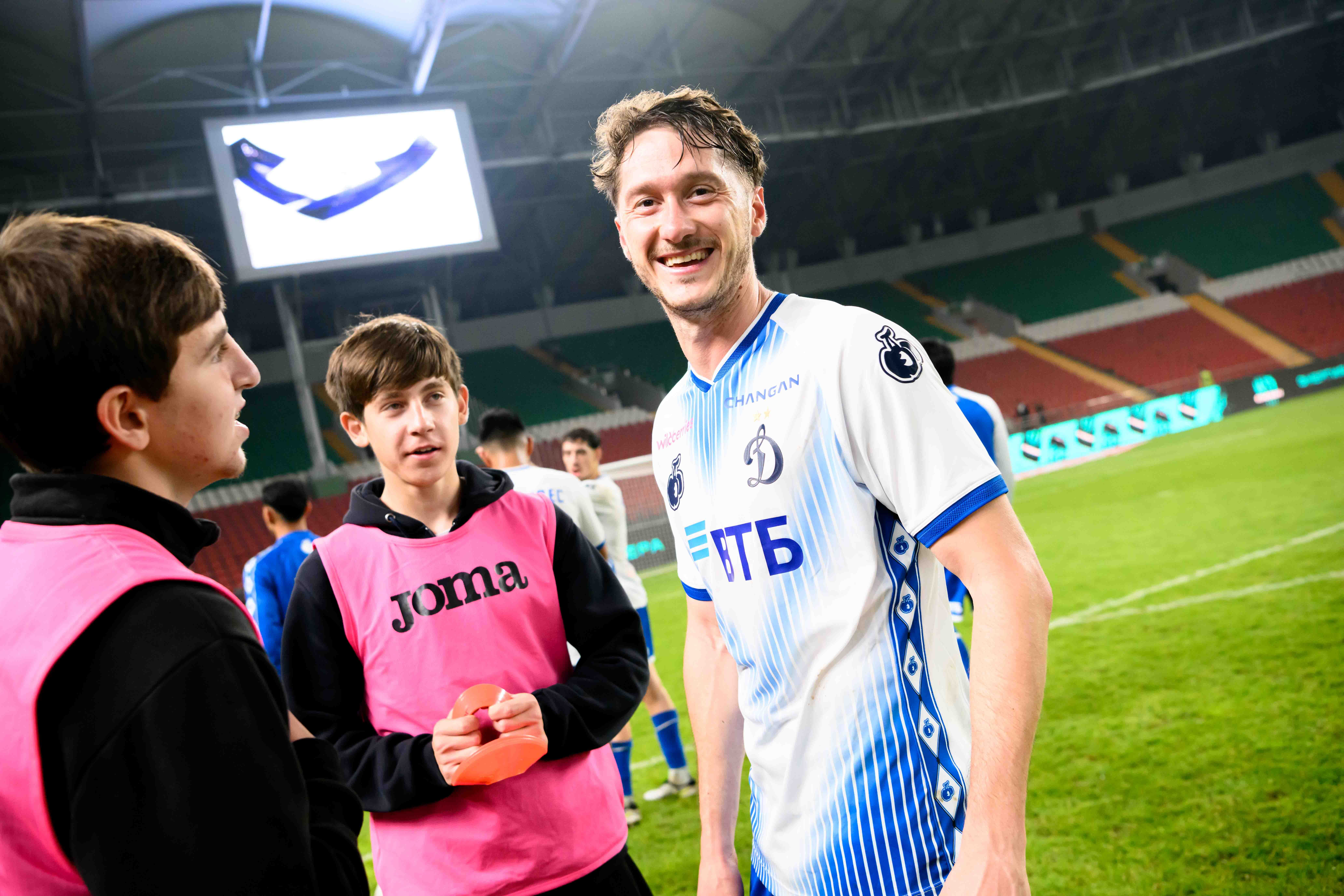 Photo report from the away cup match against Akhmat