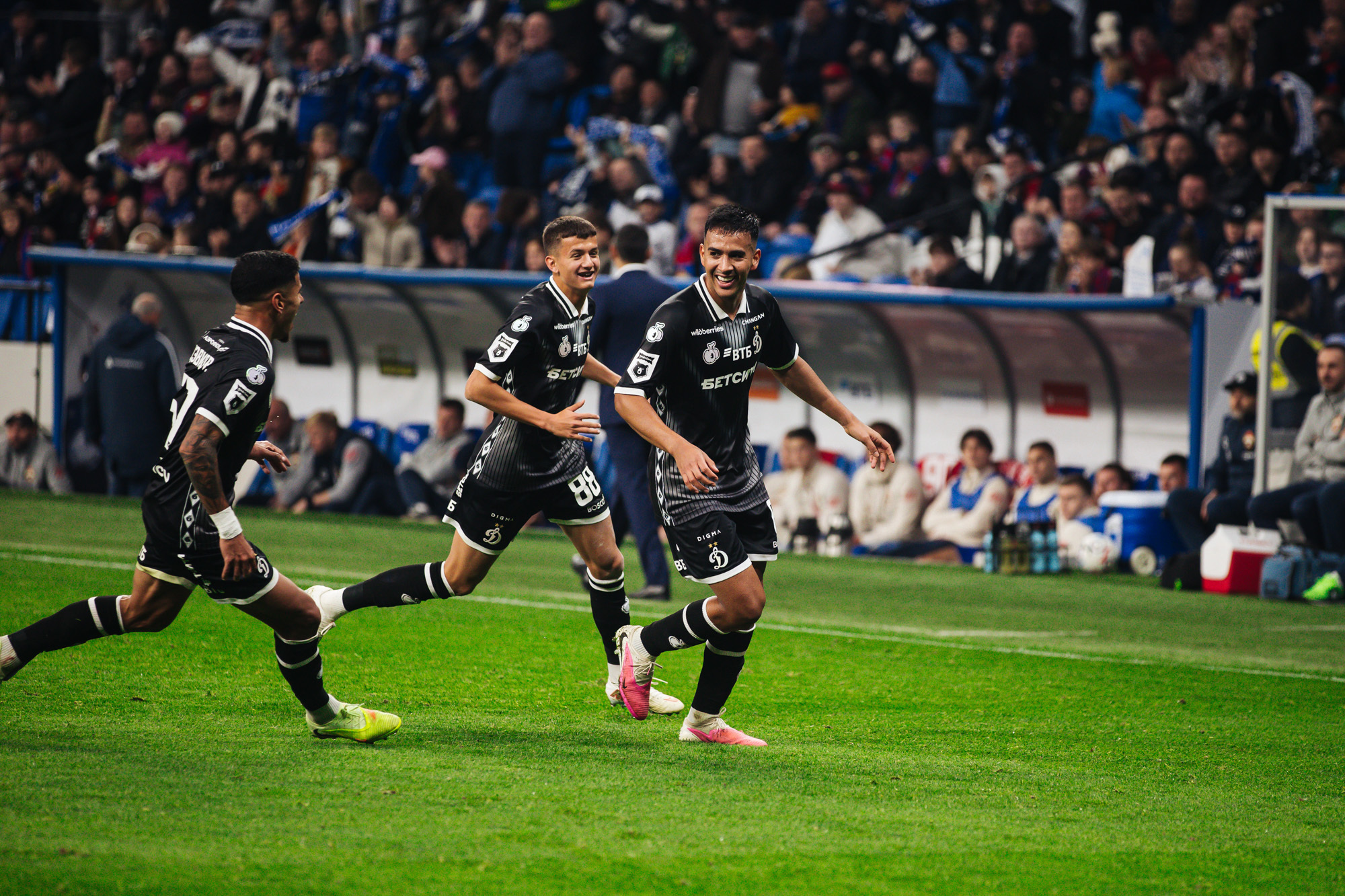 Reportaje fotográfico del derbi ganador con el CSKA