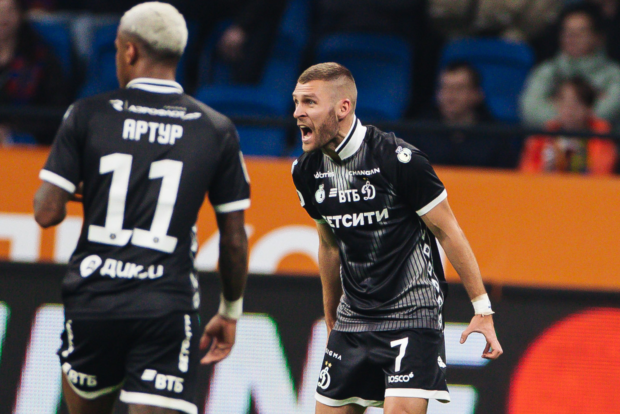 Reportaje fotográfico del derbi ganador con el CSKA
