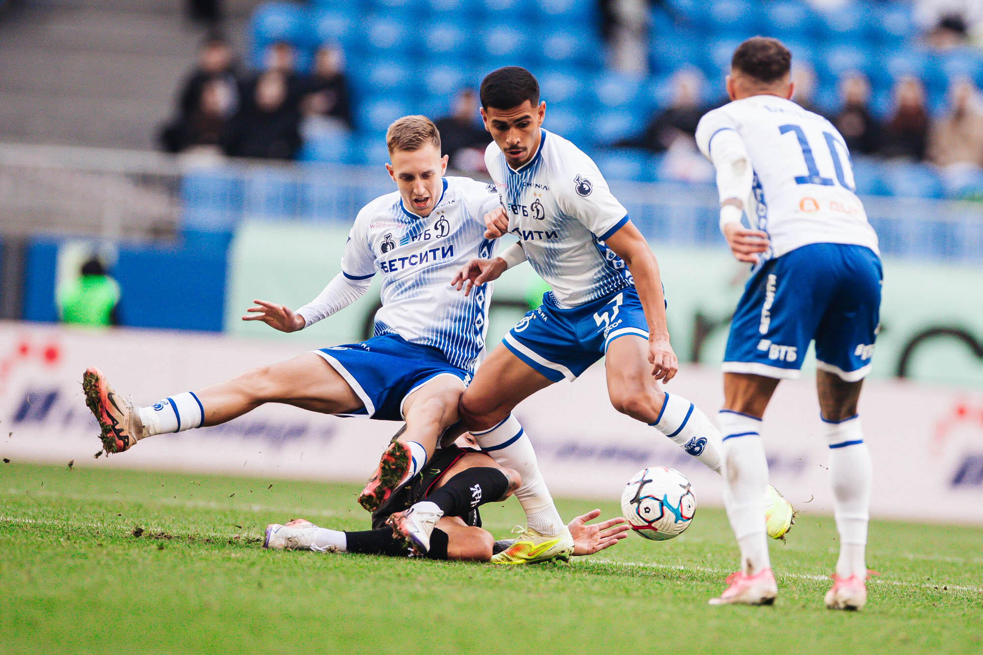 Photo report from the away match against Akron