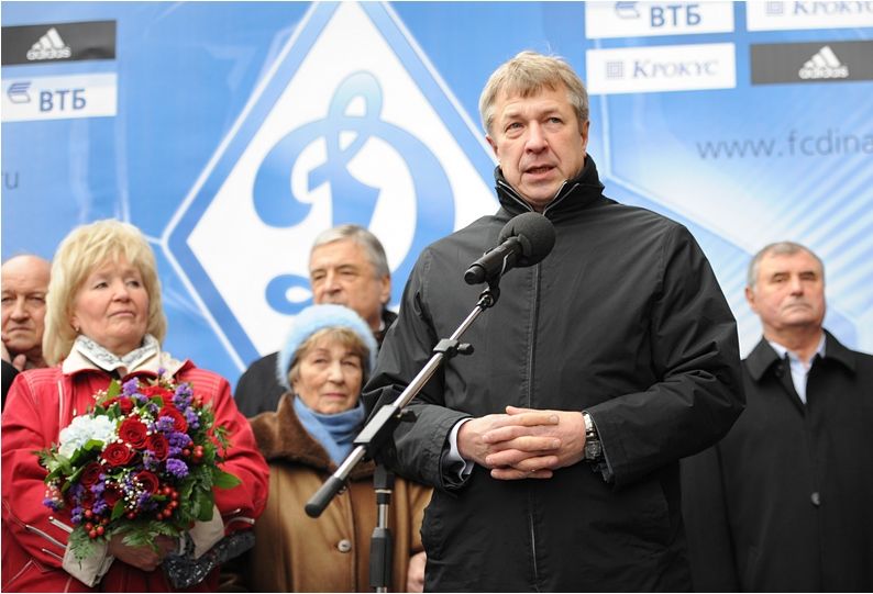 Мемориальная доска и турнир памяти М.Якушина Мемориальная доска и турнир памяти М.Якушина
