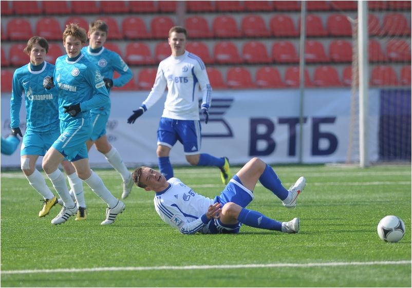 Турнир молодежных команд 2011-12. 5-й тур. Динамо-Зенит 2-1 Турнир молодежных команд 2011-12. 5-й тур. Динамо-Зенит 2-1