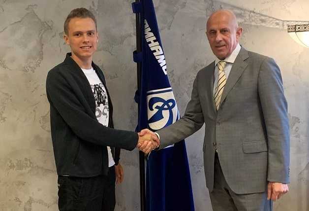 Vladislav Karapuzov signed a contract with Dynamo