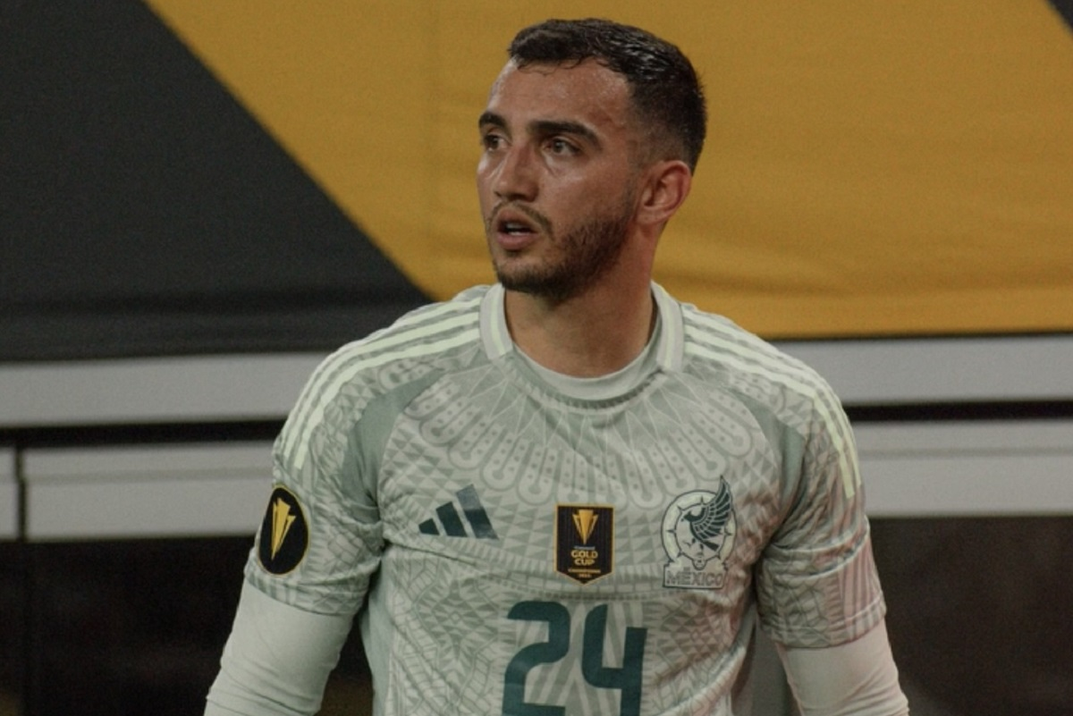 Luis Chávez sufre grave lesión de rodilla en la selección mexicana