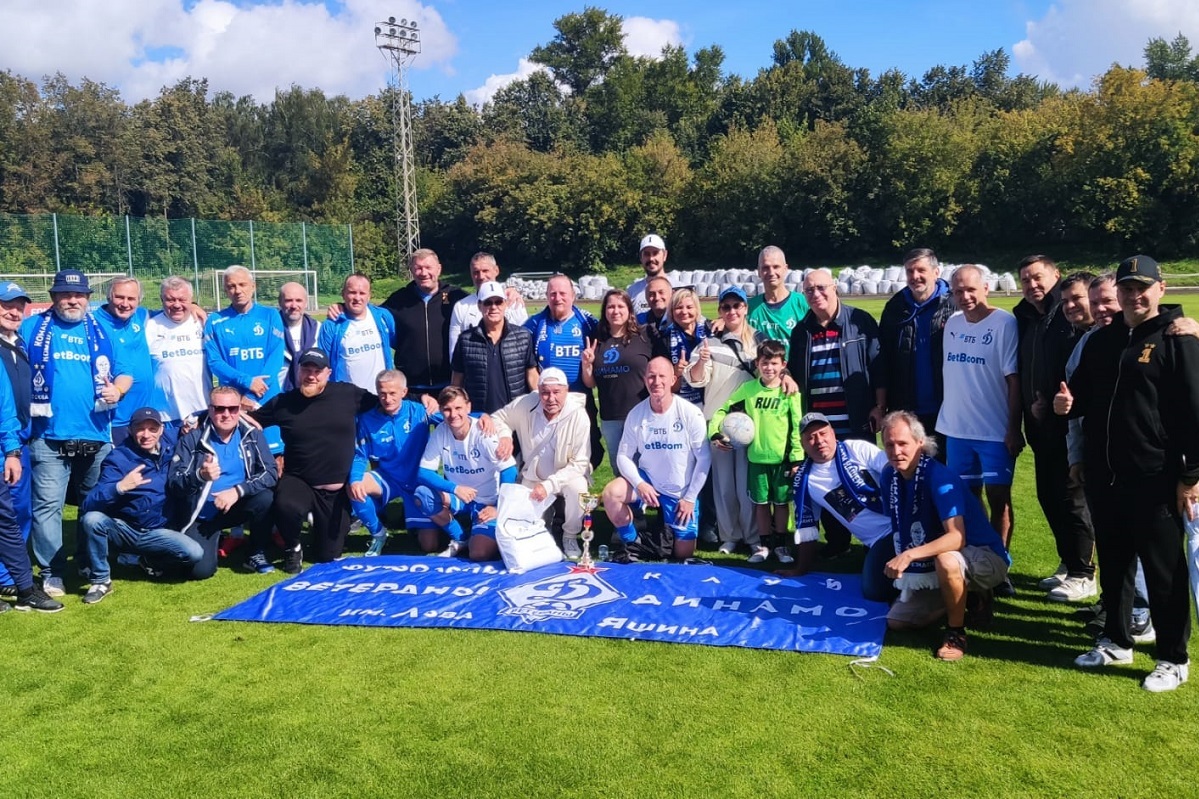 Los veteranos de Dynamo fortalecieron el liderazgo en el torneo "estrellas no apagadas" - 2025