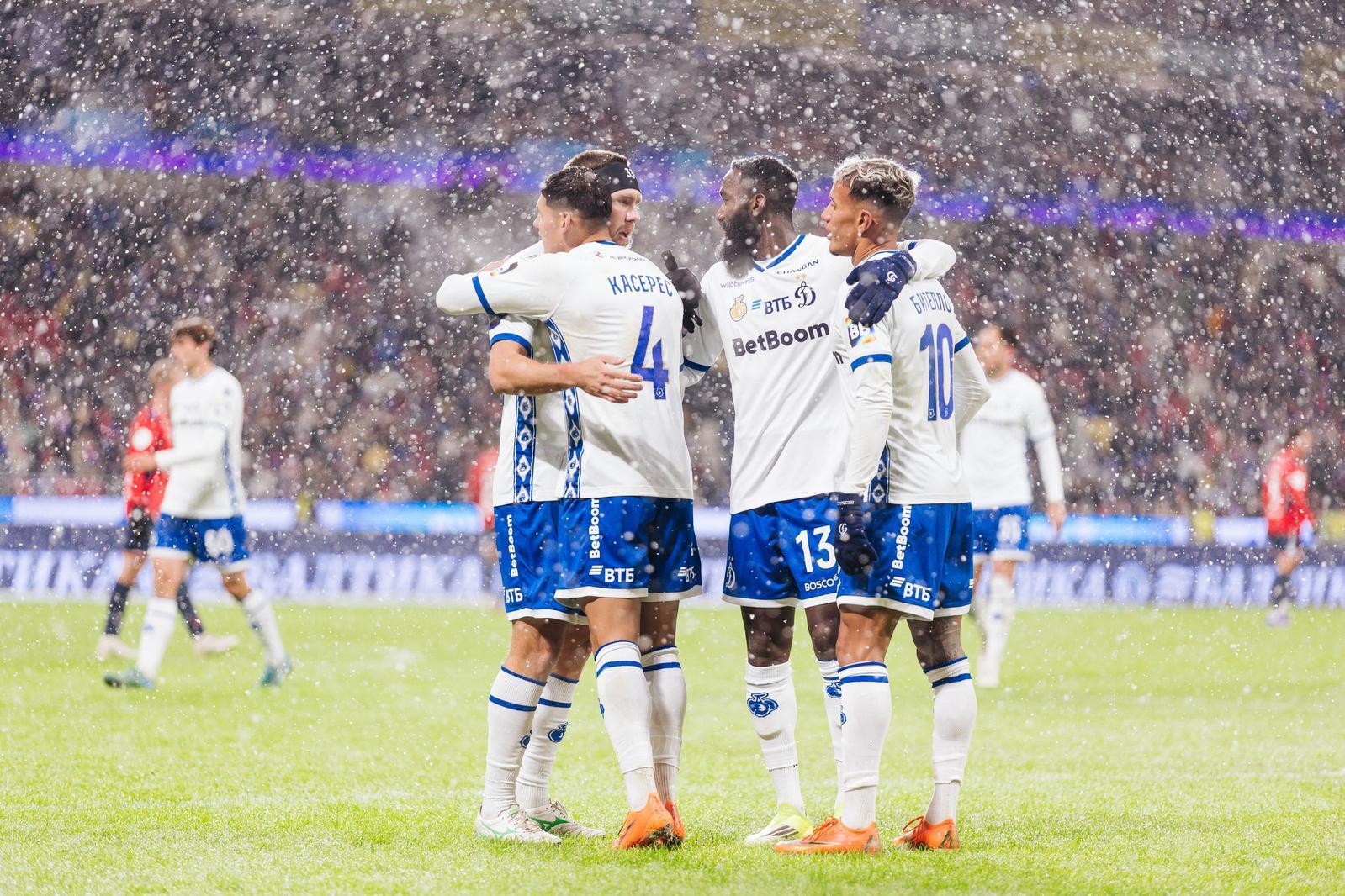 The main figures of the fraternal derby