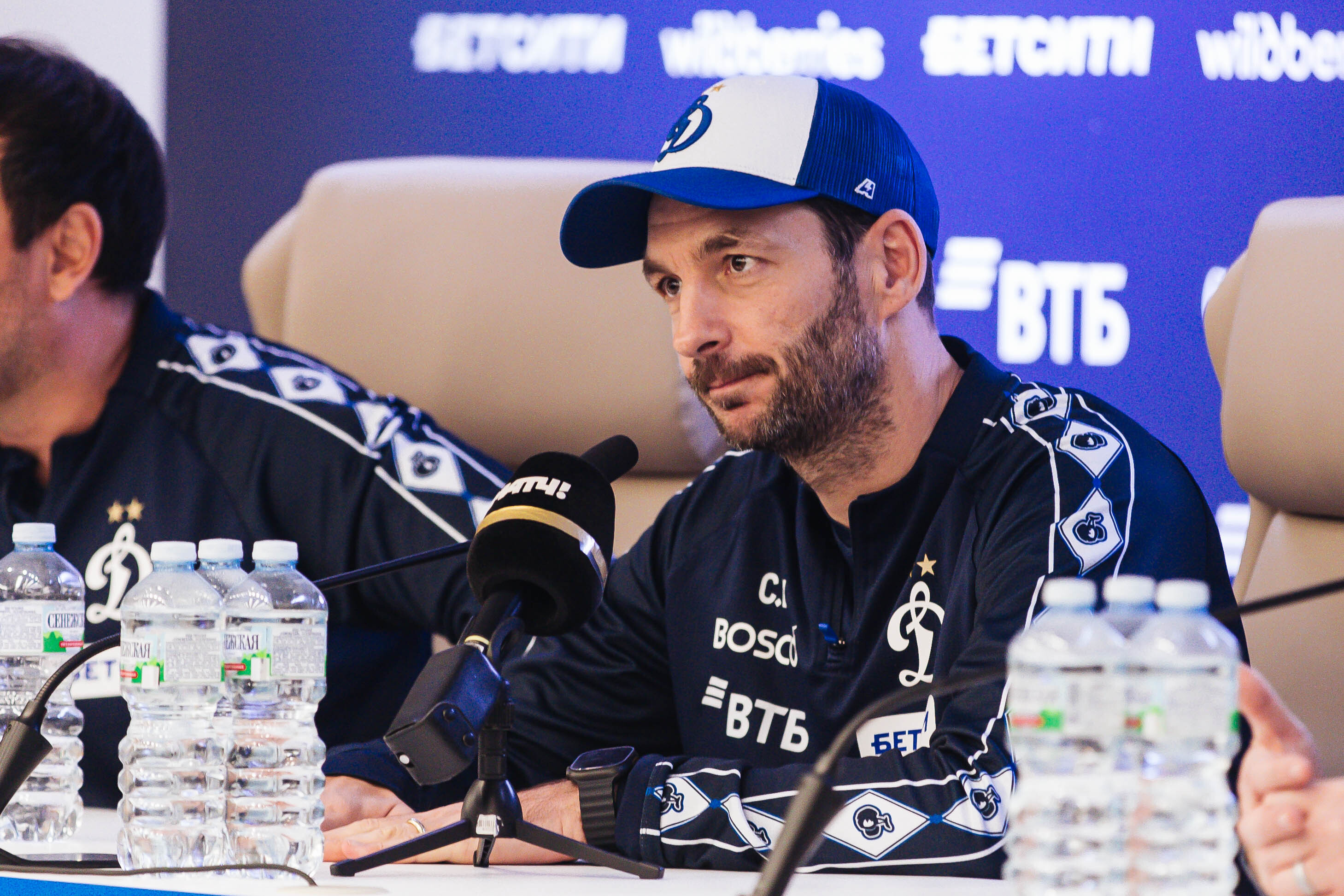 Sandro Schwartz: "el final de la temporada está muy lejos, solo nos fijamos en cada partido"