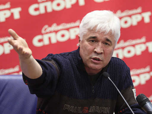 Евгений Ловчев: Петреску идет на звание лучшего тренера года