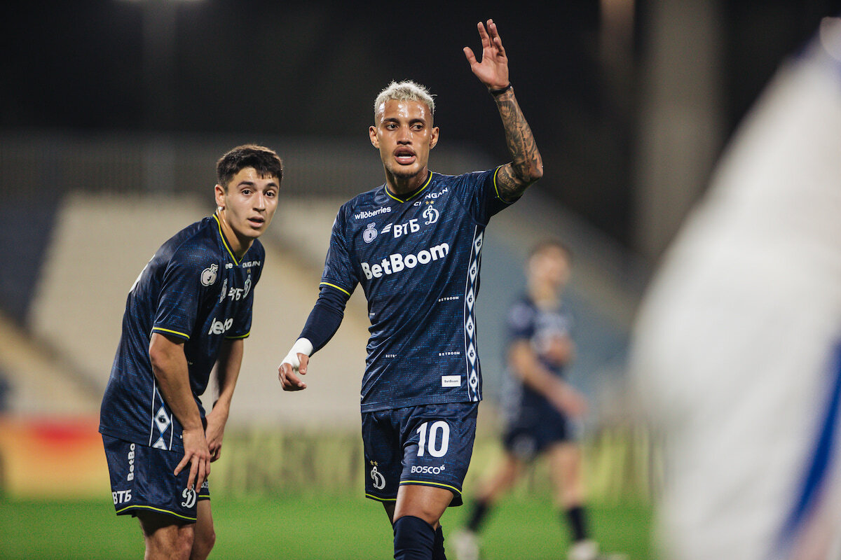 Динамовцы обыграли «Шанхай Шэньхуа» в серии пенальти