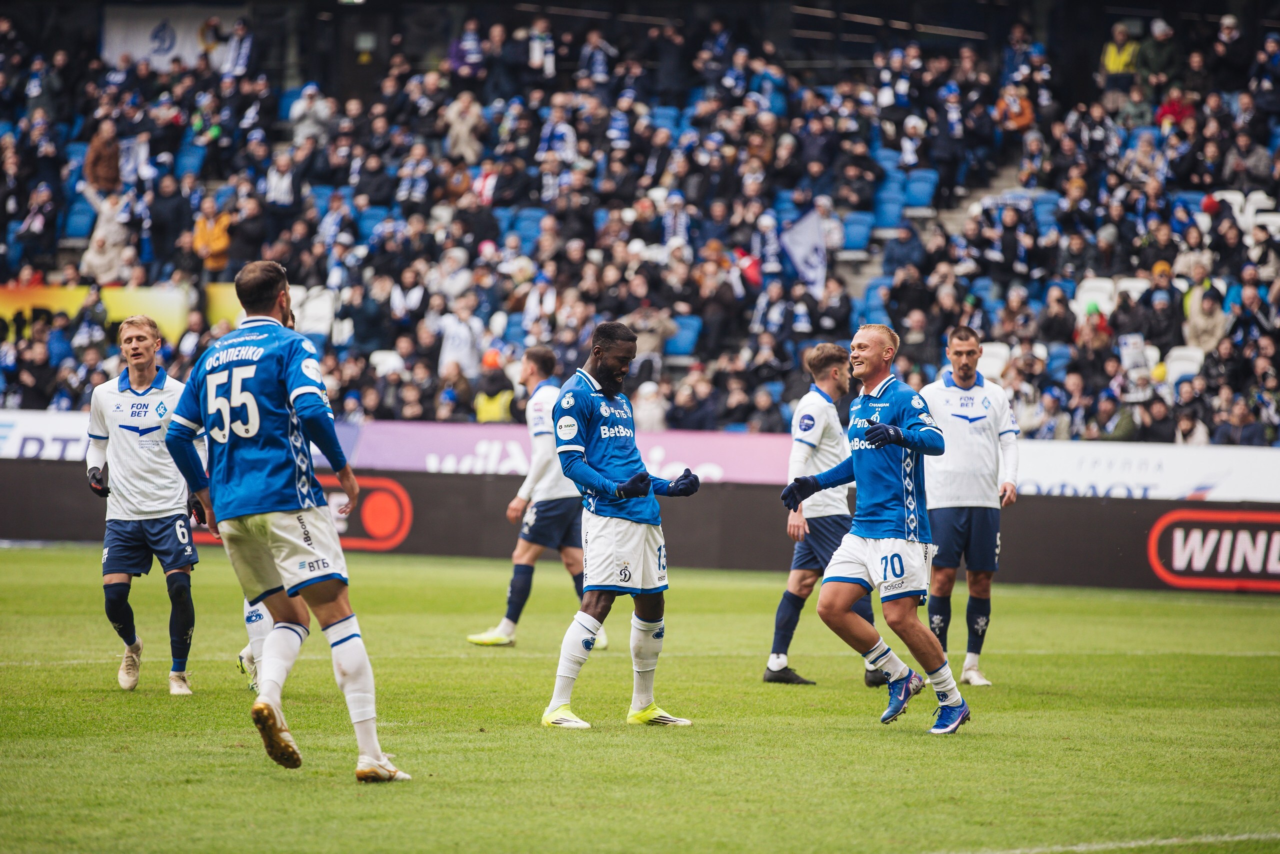 Los blancos y azules derrotaron a Krylia Sovetov en primer partido oficial del año
