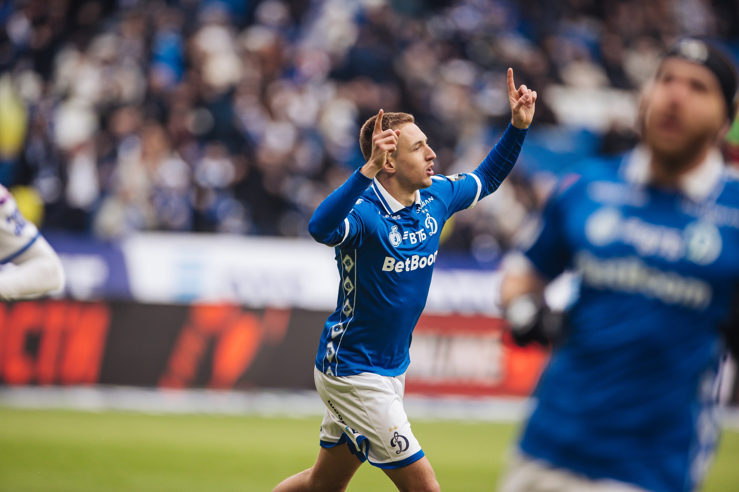 Los blancos y azules derrotaron a Krylia Sovetov en primer partido oficial del año