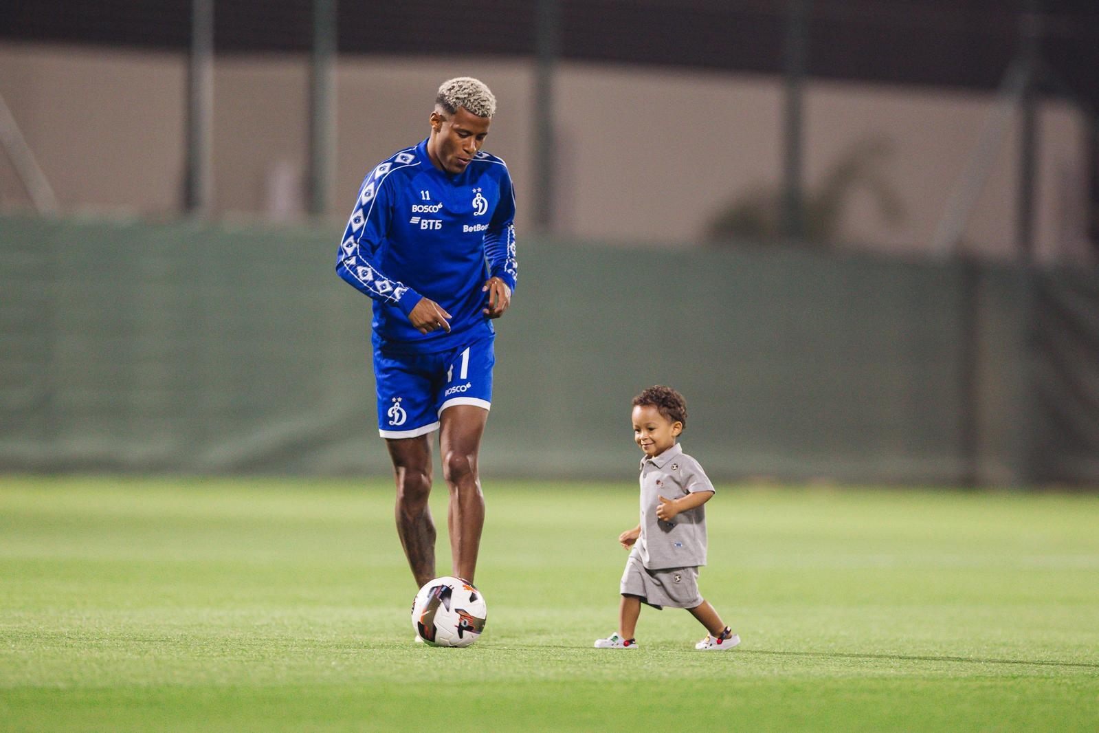 Arthur Gómez: "Queremos disfrutar del juego y deleitar a los hinchas del Dynamo"