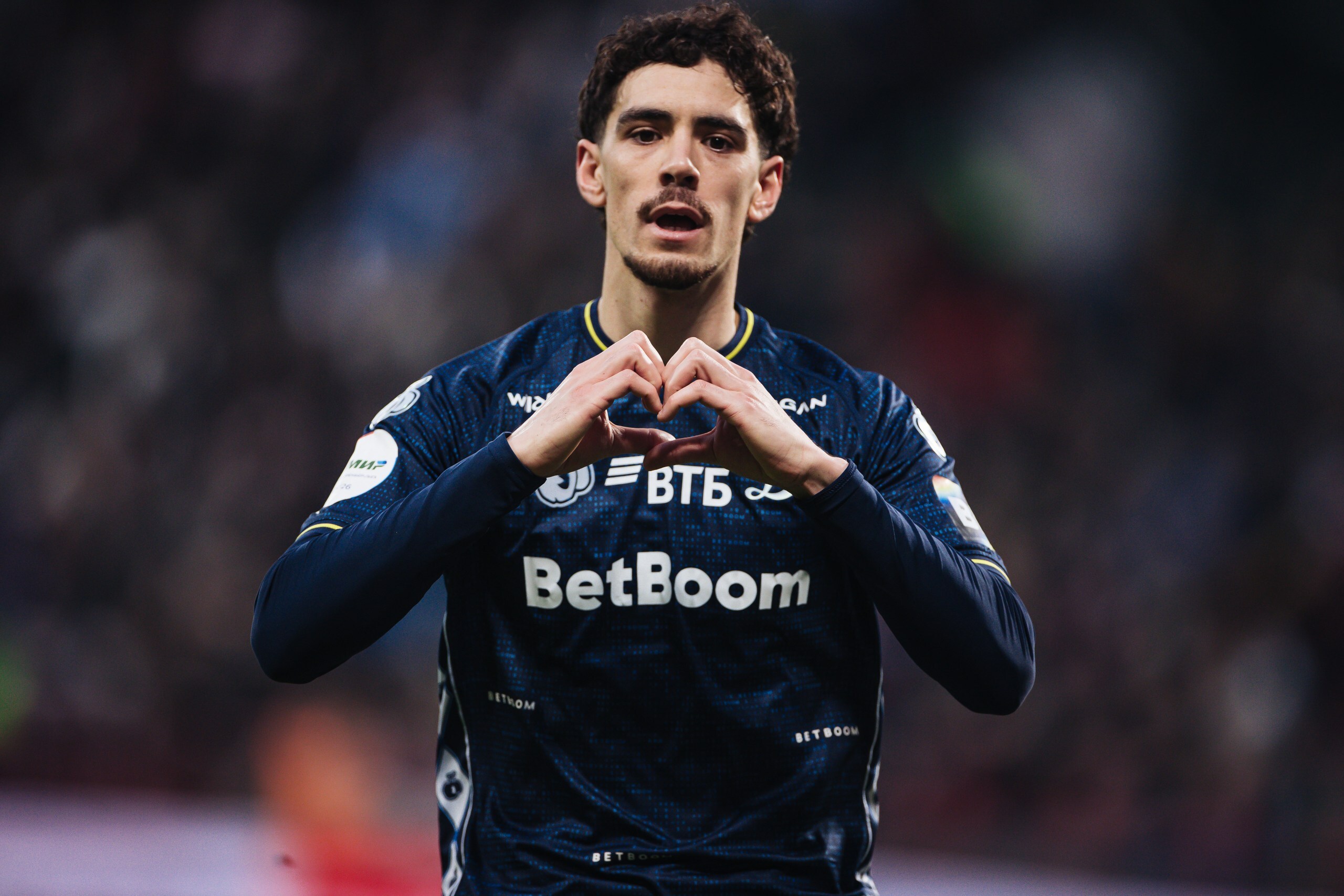 Dynamo empató con Lokomotiv