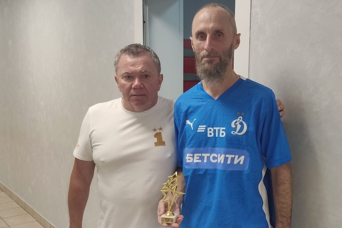 Los veteranos de Dynamo consolidaron el liderazgo en el torneo "estrellas no apagadas"