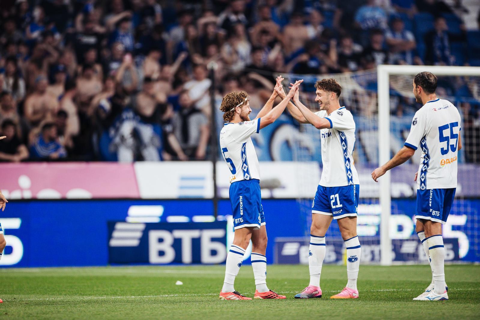 Sandro Schwartz: "el final de la temporada está muy lejos, solo nos fijamos en cada partido"
